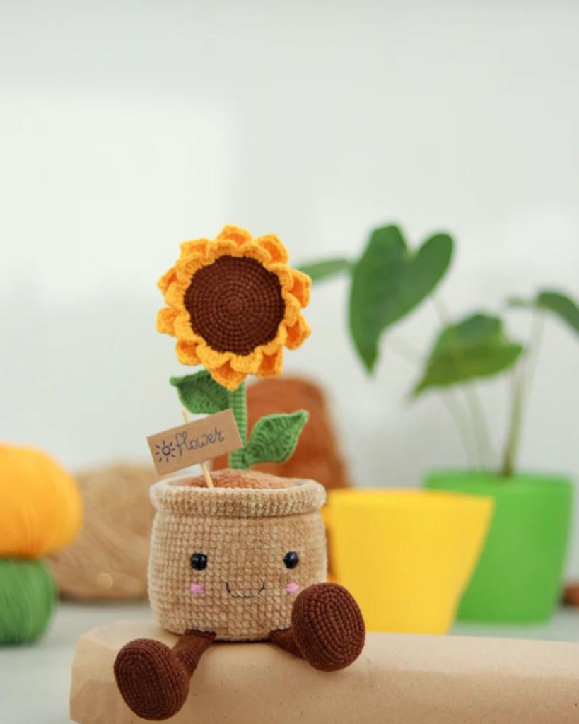 crochet sunflower with pot and legs