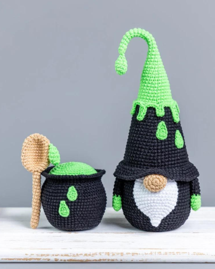 crochet potion gnome with pot