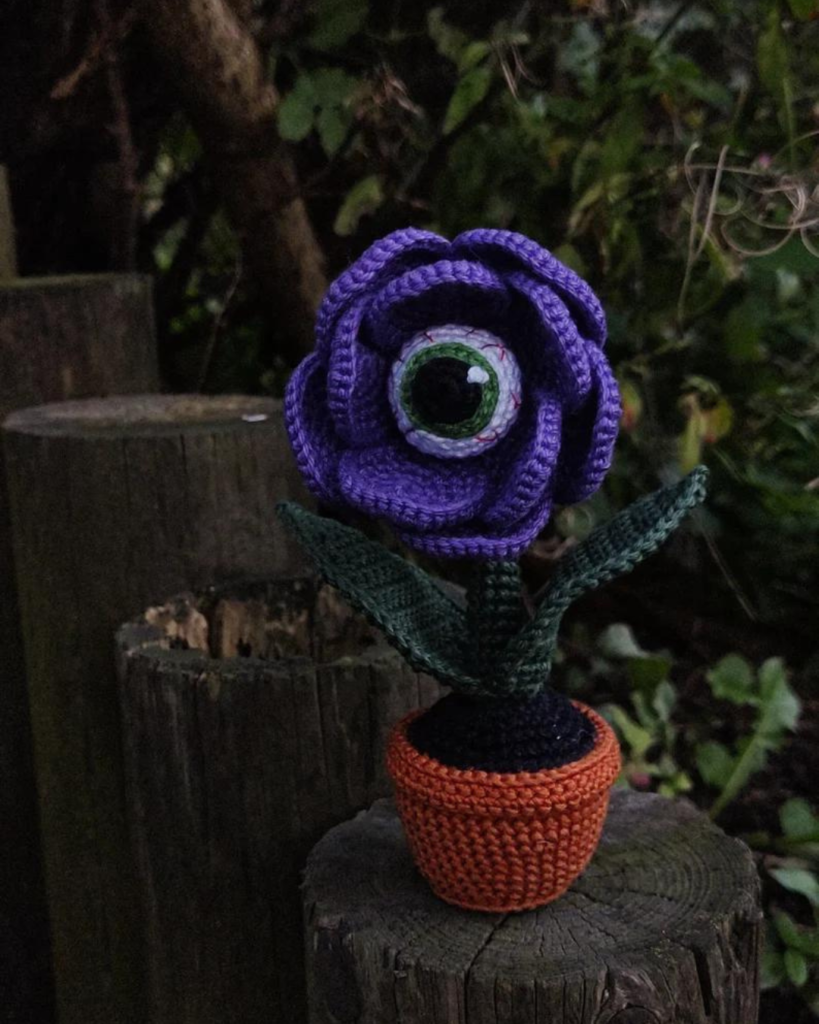 crochet eyeball flower plant