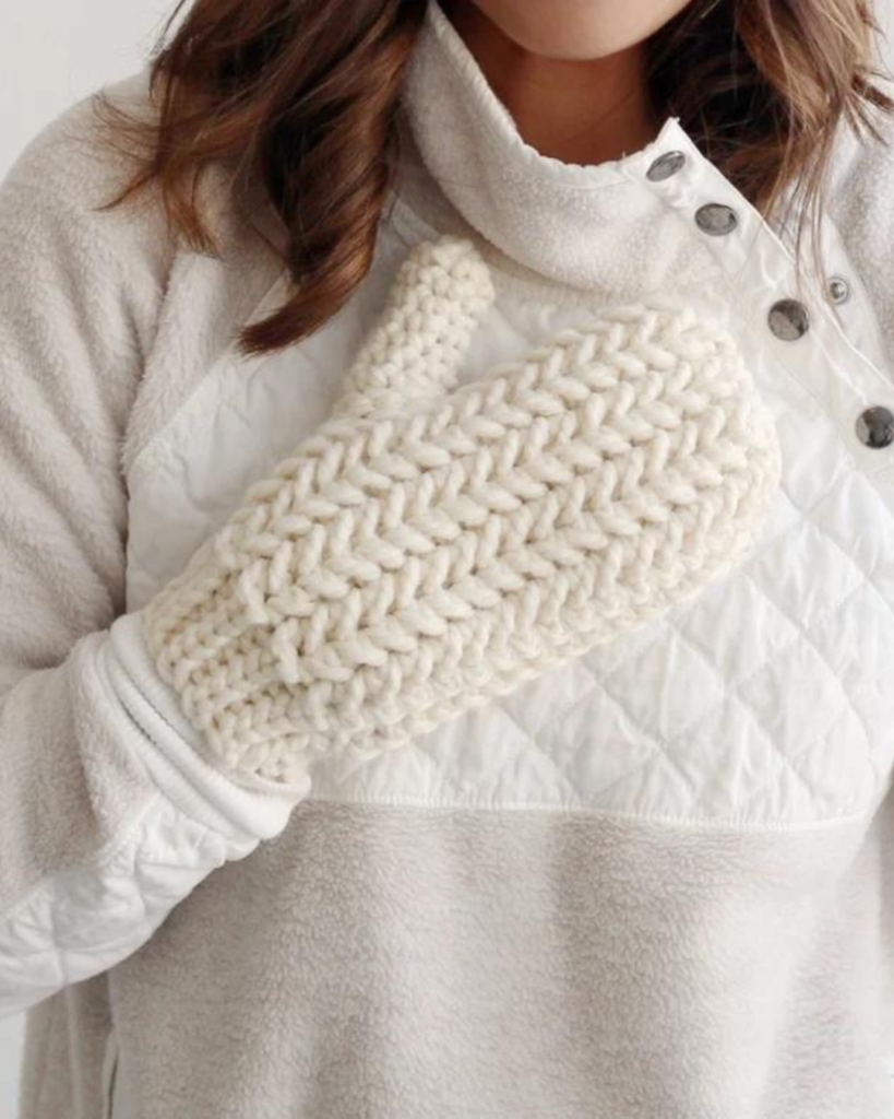 chunky white crochet mittens