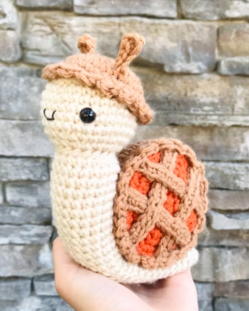 crochet pumpkin pie snail